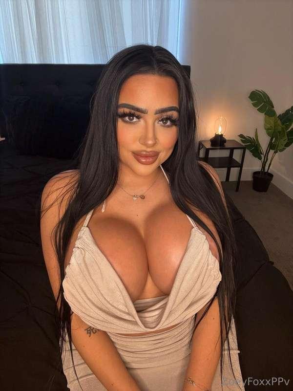 Need a big boy for all this tits 👀