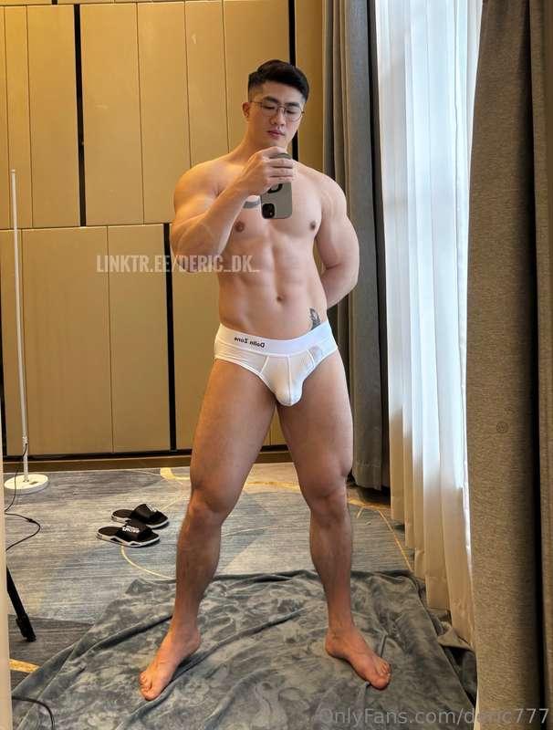 Mirror mirror… have you ever wondered what it must be like t..