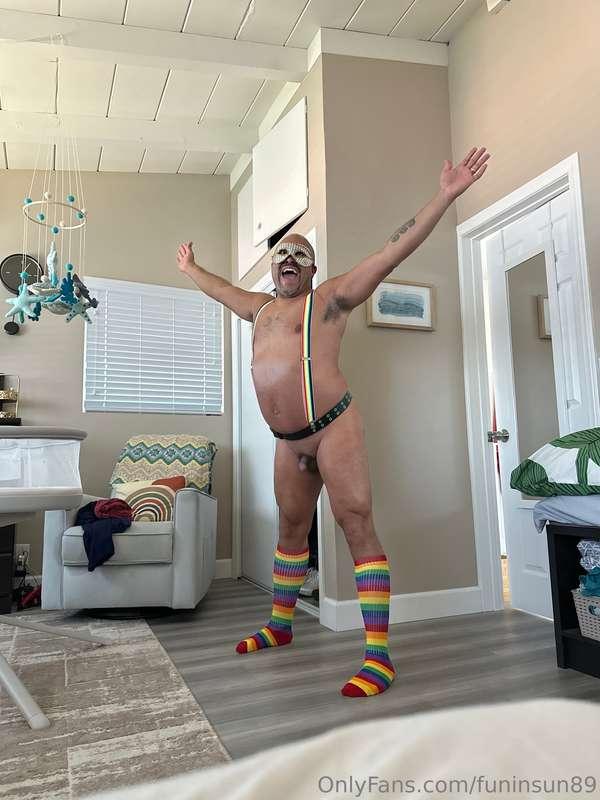 Happy Nude Year in my high socks and suspenders! I even lose..