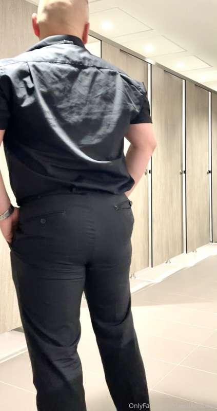 thesuitedboss image #0