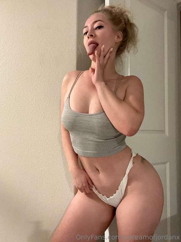 this tongue can do a lot 😋