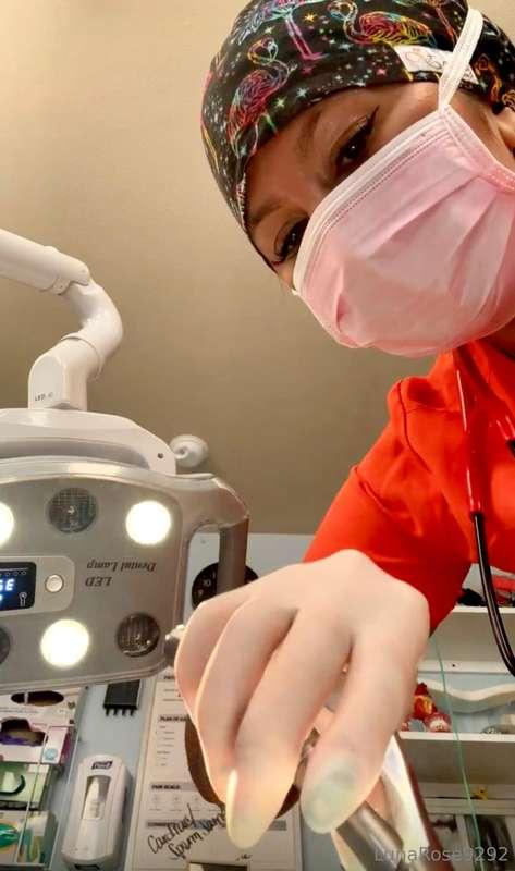 Hold still! 🧤🦷🪥