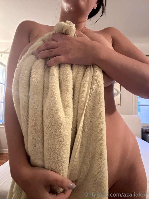 cum in the shower with me🤤