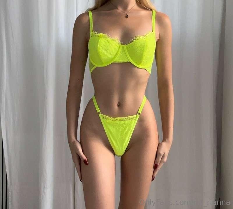 New lingerie, do you like this color on me ? 😘 Though I woul..
