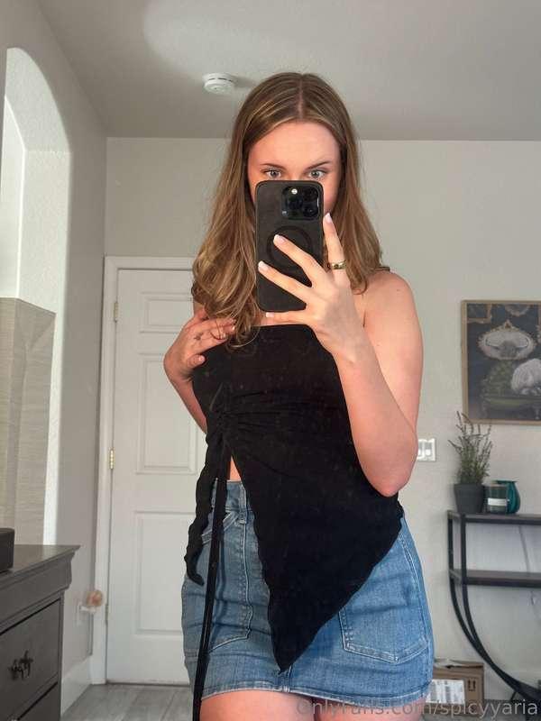 Do you like this outfit on me?
