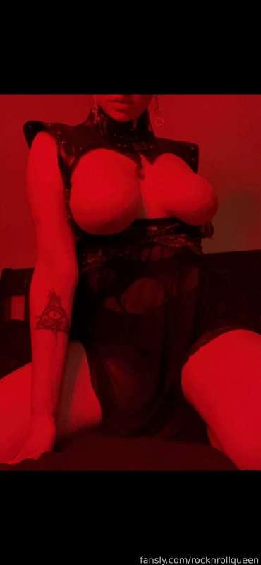 DM