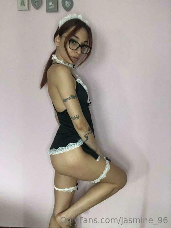 Chi ha bisogno di una domestica maialina??😈🖤🤍