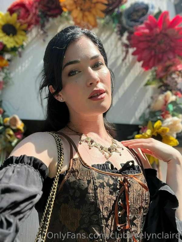 I had the most amazing time at the ren fair! I got to see jo..