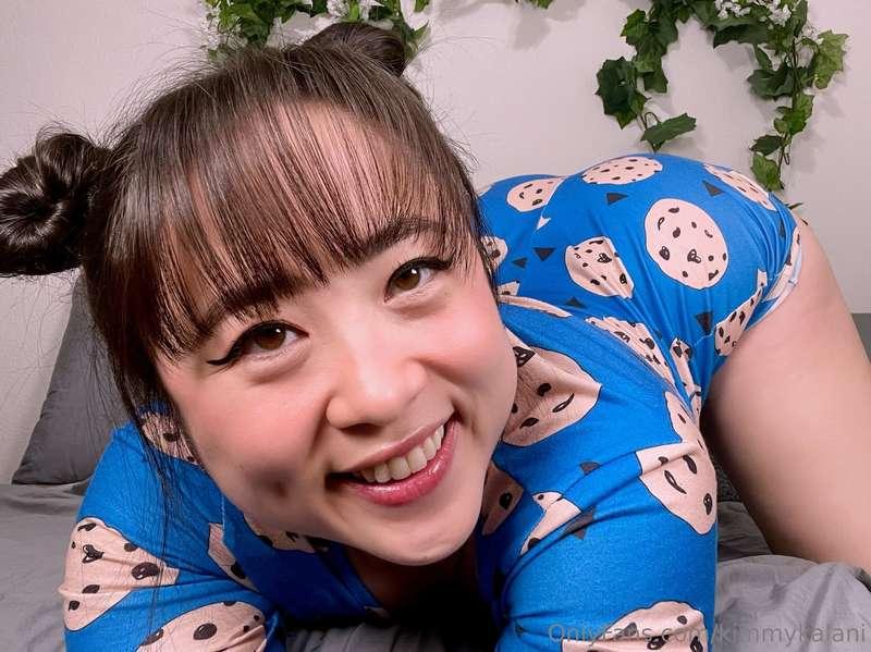 doesn't your girlfriend look so cute in her cookie pajamas? ..
