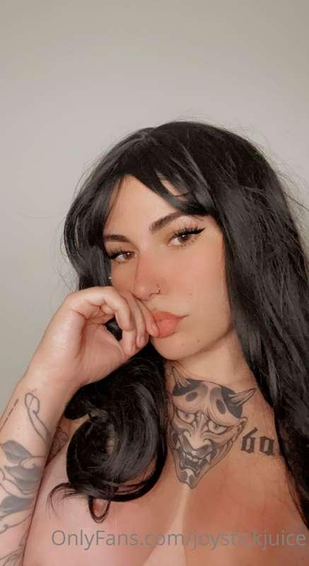 Good night my loves 😘 check the album in your dms for some f..
