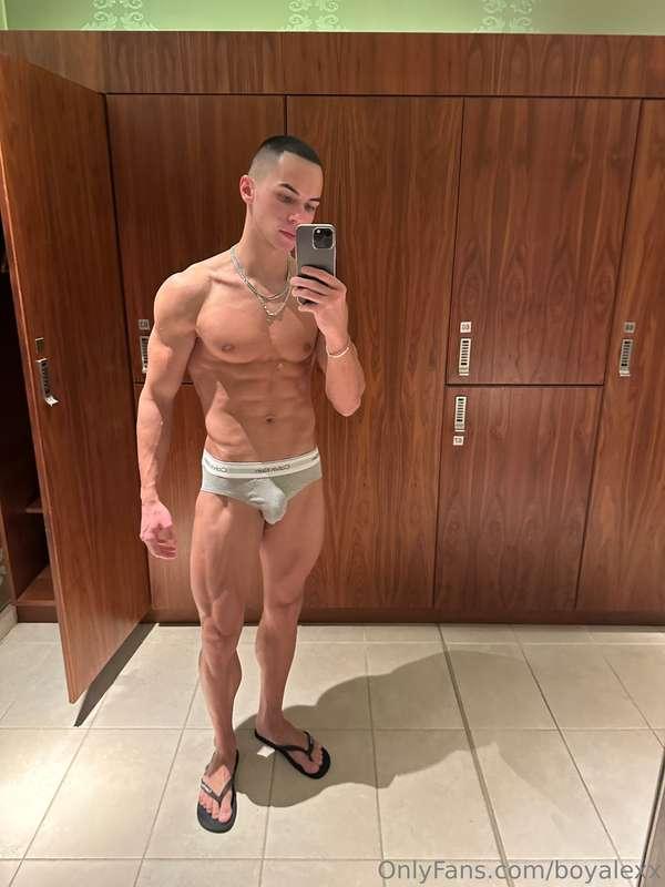 the perfect position for you to…. 🙊