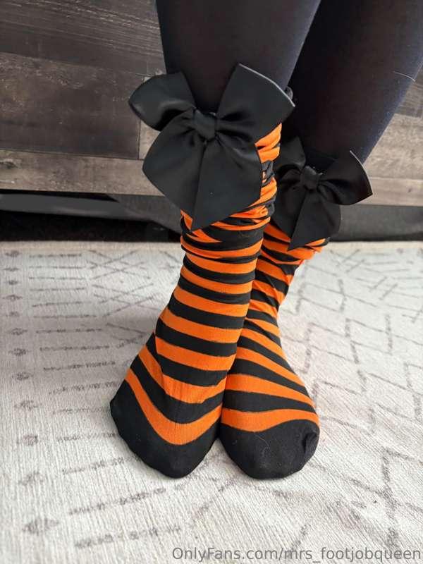 mrs_footjobqueen image #6