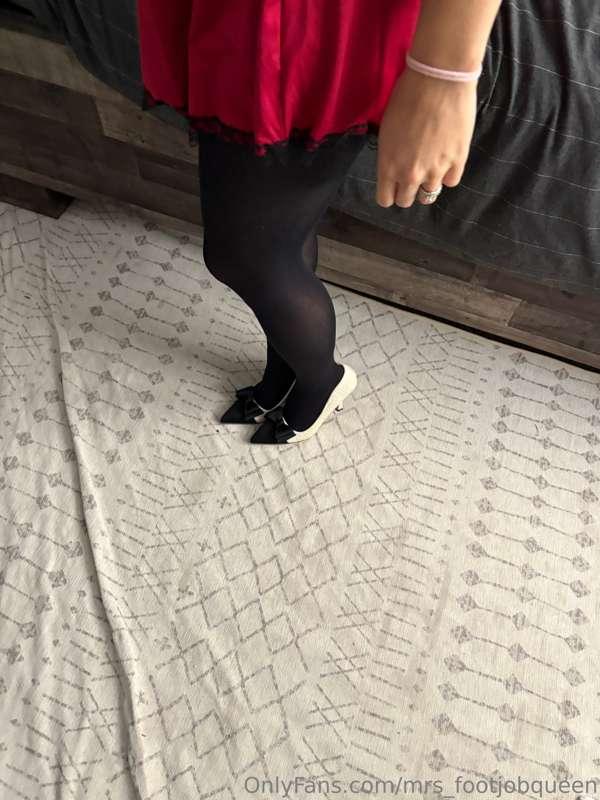 mrs_footjobqueen image #6