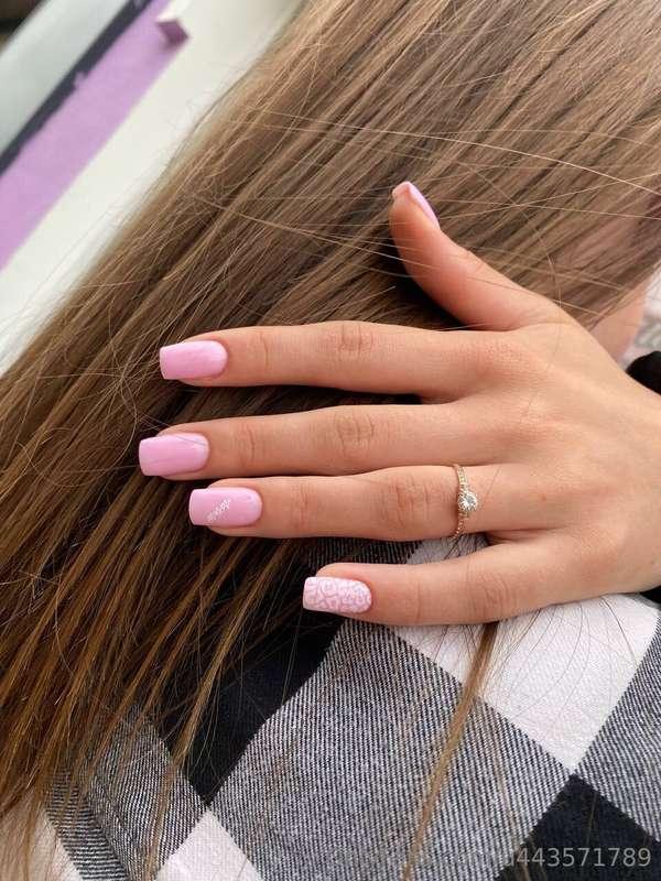 My tender manicure 💅🏻💗