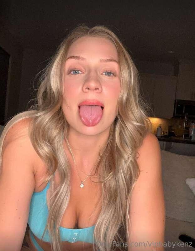 👅👅👅