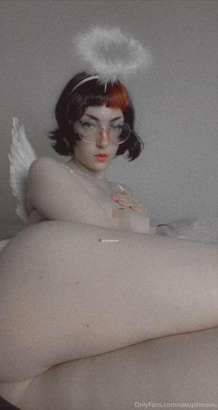 A little angel 👼🏻  9 nude snaps