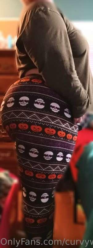 curvywhitechick_89 image #1
