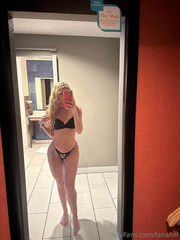 the mirror can't grab them, but you can 😋