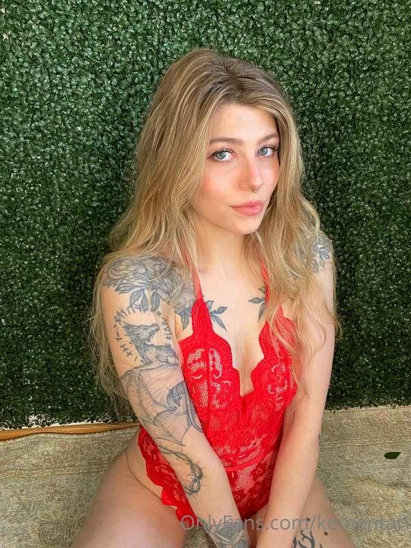 Do you like me in red ?