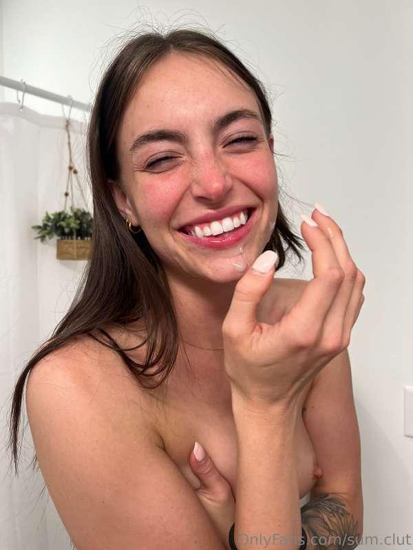 Took a load on my face😈💦