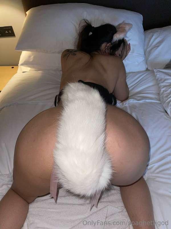 Happy 2024!! Couple content available for my signals 🤭💕