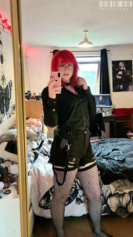 Looking for a new job. Would you employ me?~

(Just got fire..