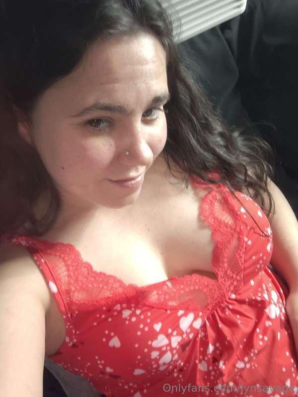 Night from a cutie in valentines sleepwear 😜