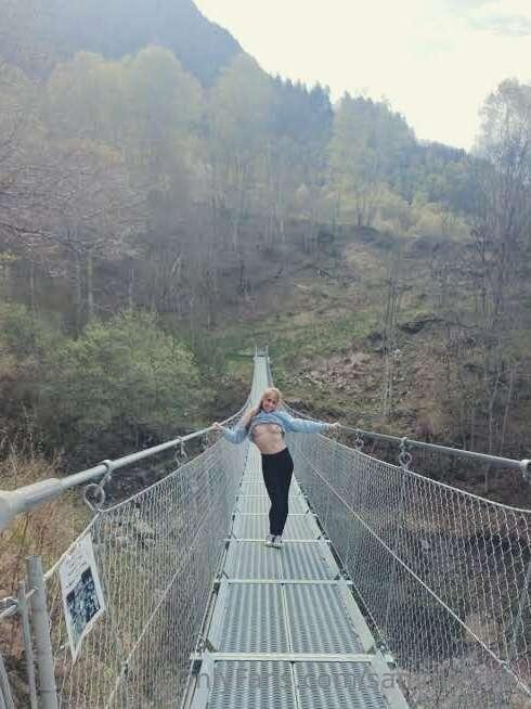 sammiecee image #1