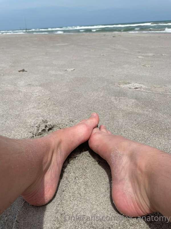 Sandy toes? Hehehe I’d play footsie with you on the beach