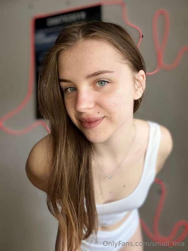 💖 Free subscription today only 💖Cutie @jenny_ro loves gettin..