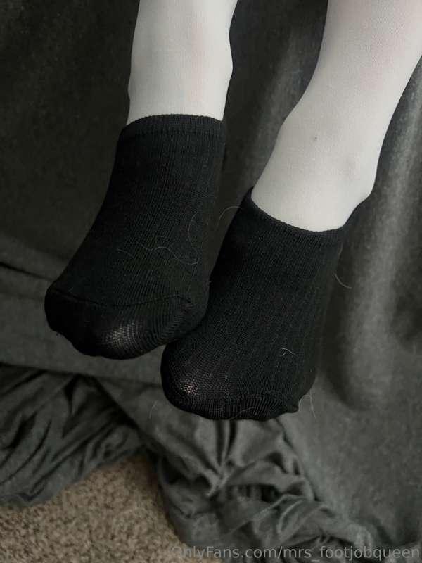 mrs_footjobqueen image #8