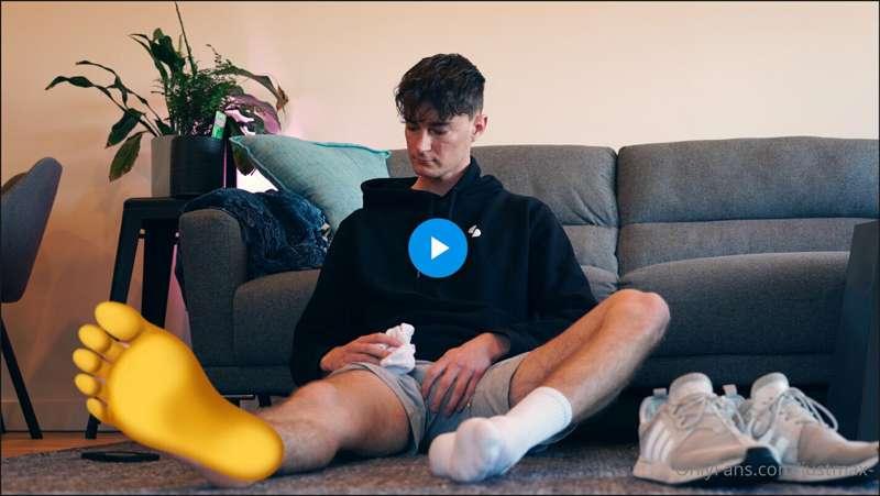 Just got back from the gym. Watch me take off my sweaty sock..