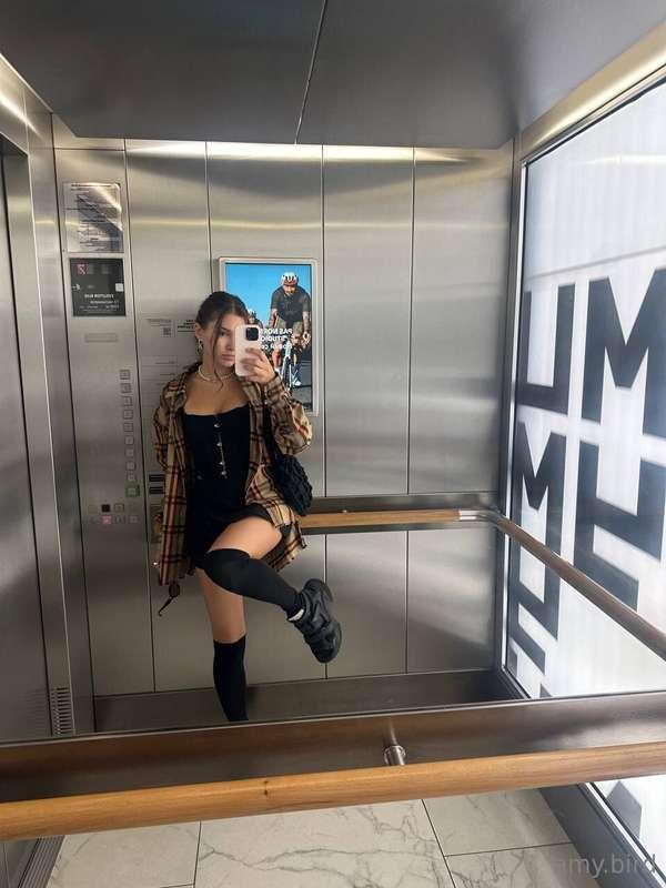 I wonder how fall outfits can be hotter than summer ones?😋