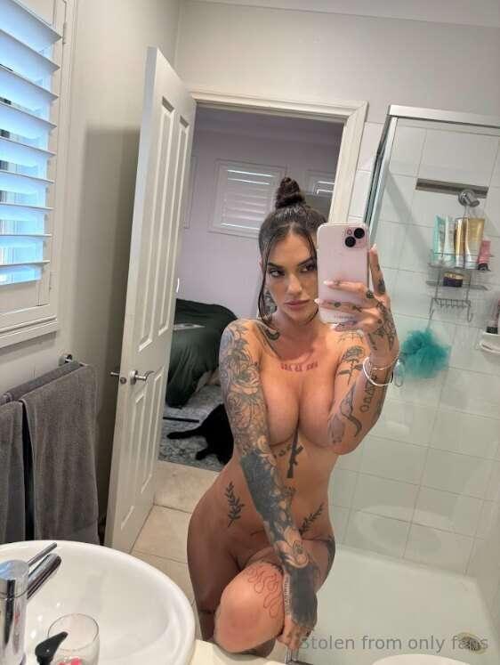 i can get wild in this bathroom. just DM me here: @kkrystal...