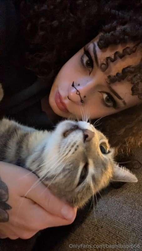just me and my pussy 😻