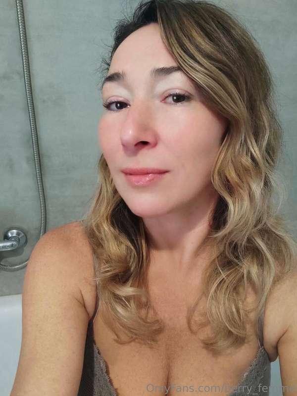🥰FREE ONLY FOR 10 SUBS😘 
She is waiting for you to be in her..