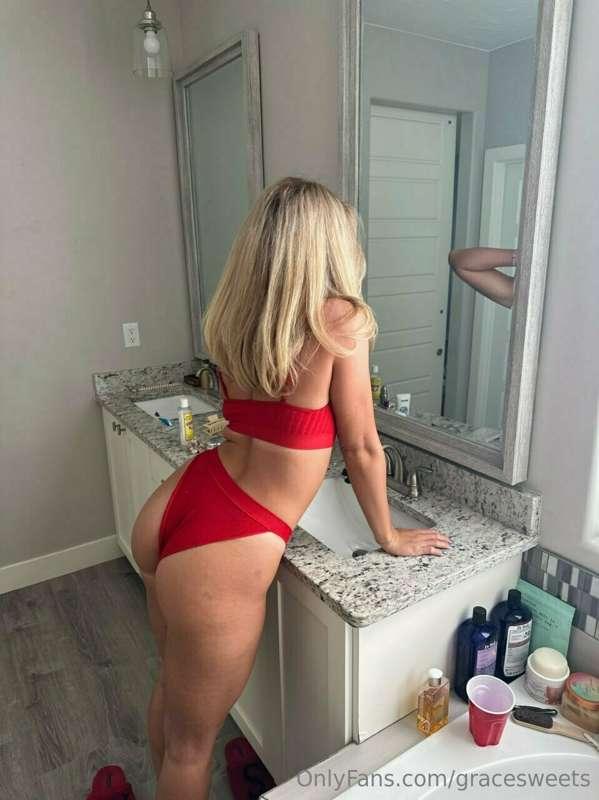 Are you bored? Send me a DM!💋