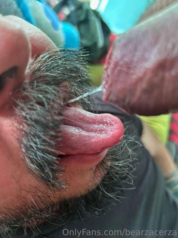 Que rico es que te saquen la leche a puras mamadas 🤤🤤🤤