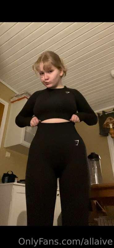 let’s do some cardio in the bed tonight😘❤️