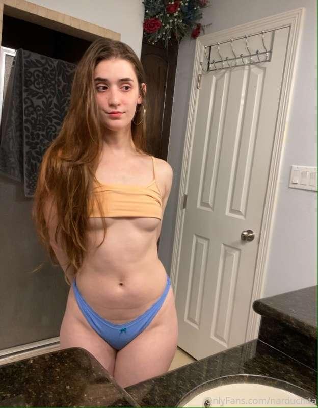 Isn’t my under boob cute? 🥺
