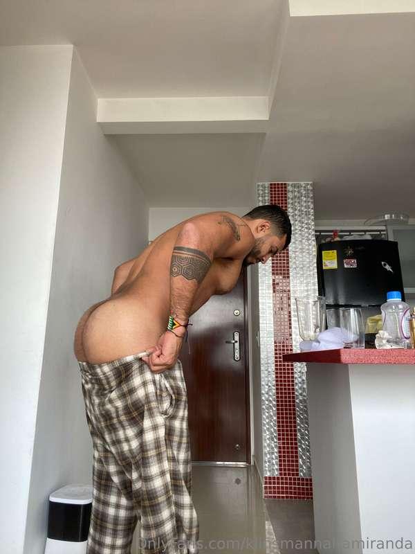 Oh oh! My pants 👖 don't want to ride up, I think my butt has..