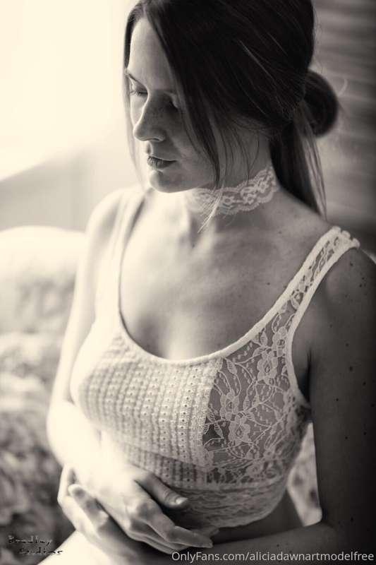 Lace top 💕
A gorgeous image by Bradley Studios