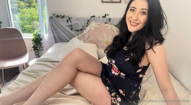 LIVE

See You Tomorrow Night at 4pm - 5pm EST on 
Many Vids
..
