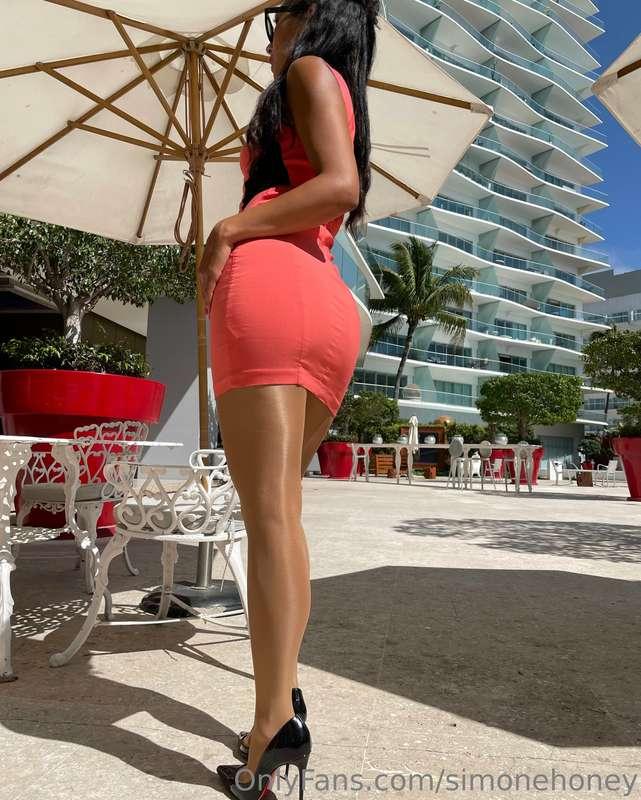 My main account is @simone_honeylicious, CUM chat with me th..