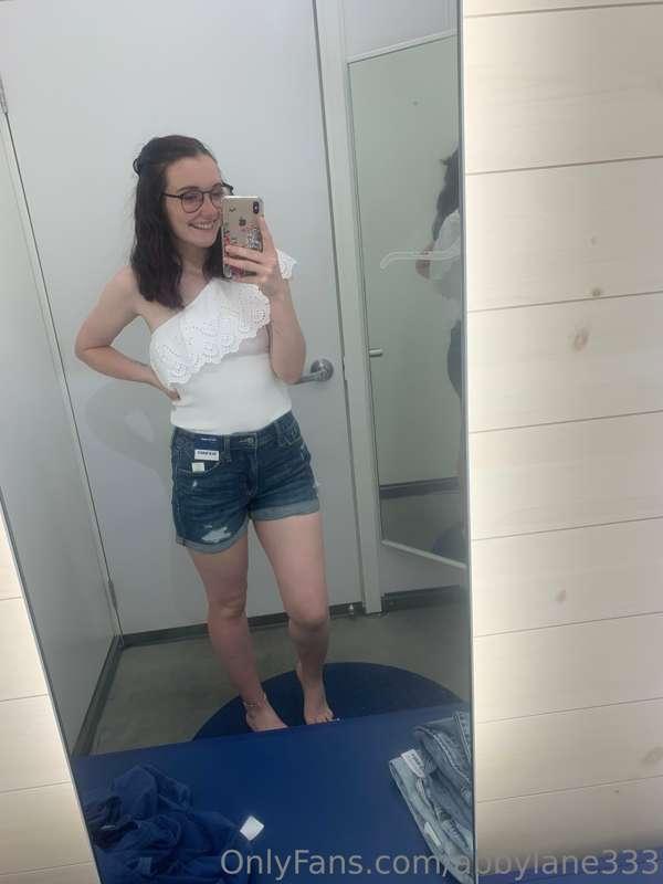 Buy me these outfits and I’d love to send you some special v..