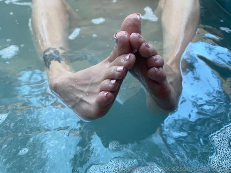 Suck each toe individually slave.