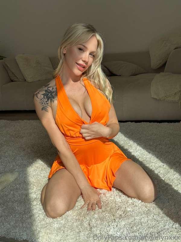 Please LIKE my photo, my love 😍