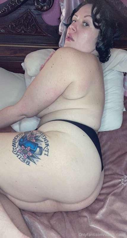 Weekends are for staying in bed naked all day