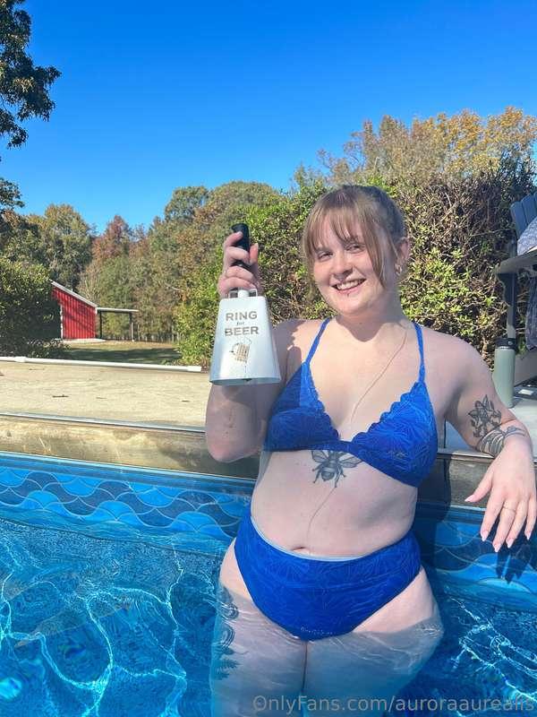 NINE DAYS TIL IM BACK AT THE BEAAAAAAACH im so excited yall ..