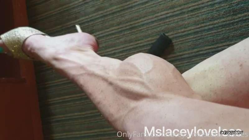 laceys_muscular_calves image #0
